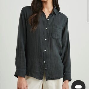 Rails Ellis 100% Cotton Gauze Shirt in Washed Black